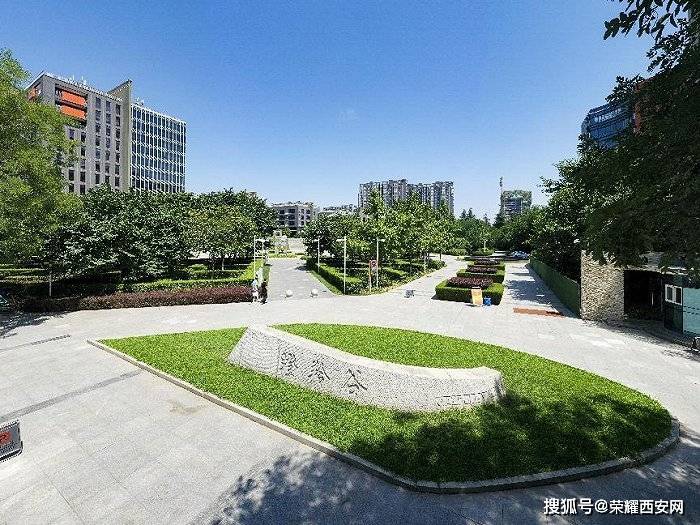 载体强空间大<strong></p>
<p>前海期货</strong>！ 快来一睹高新区产业化基地风采