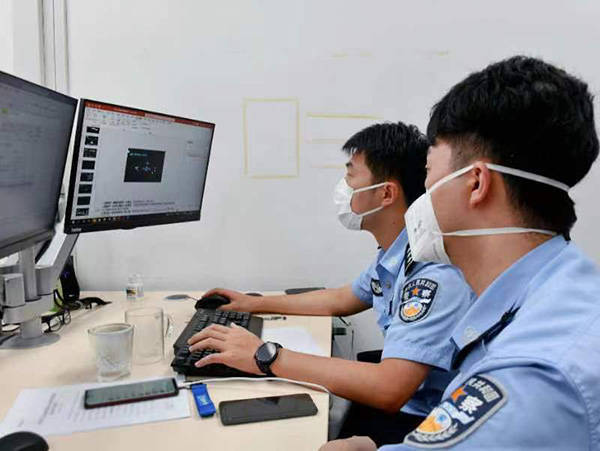 期货居间人直播指导客户被抓<strong></p>
<p>期货指导</strong>，有人交十万手续费本金被腰斩