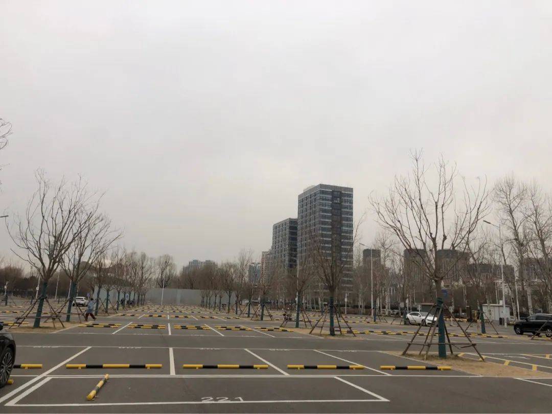1元/小时突猛涨至4元/小时<strong></p>
<p>etc价格</strong>！通州运河奥体公园停车费涨价引争议