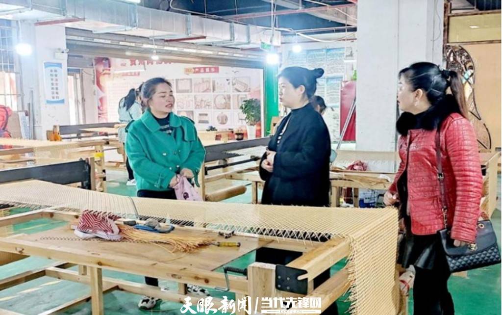 剑河县总工会深入易搬社区帮助社区企业纾困解难