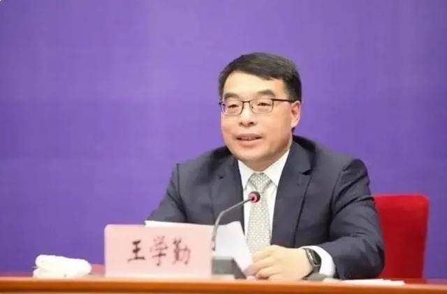 卸任市委书记3天后<strong></p>
<p>东兴证券股份有限公司</strong>，55岁的他任省政府党组成员！