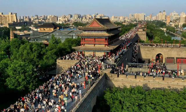 半月谈关注西安：特大城市<strong></p>
<p>恒泰证券官网</strong>，这样治城