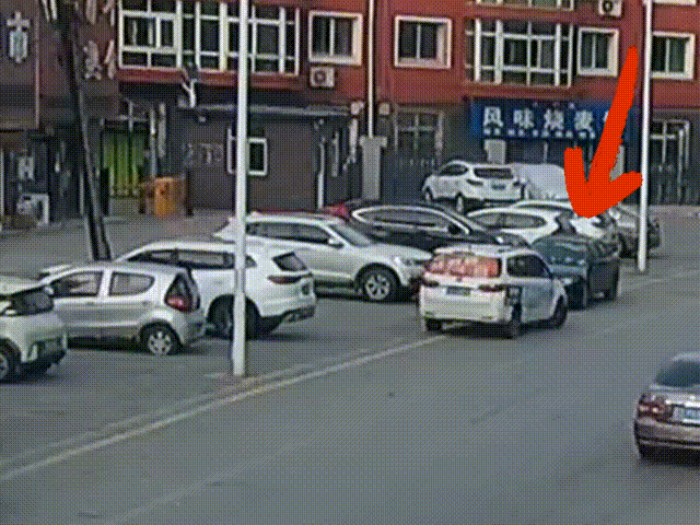 男子一时想不开<strong></p>
<p>证券交易费用</strong>，服下头孢配白酒！40分钟后……