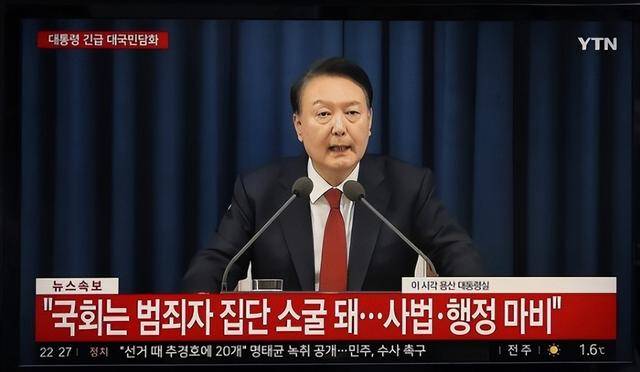 执政党捏着鼻子要“保尹”<strong></p>
<p>交易合约</strong>，尹锡悦的总统宝座，将由8个人决定
