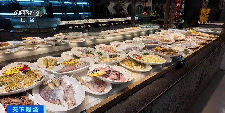 火热<strong></p>
<p>btc合约</strong>！年夜饭价格普遍下调 除夕午餐预订量也“爆单”