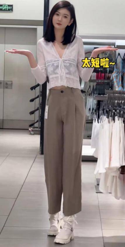 女孩身高2米26貌美如花<strong></p>
<p>美国虚拟币</strong>，妈妈天天发愁：白长这么漂亮，没人敢追