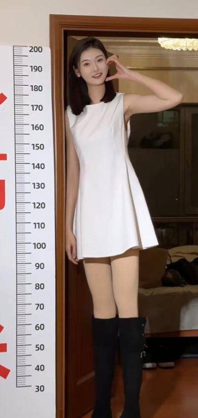 女孩身高2米26貌美如花<strong></p>
<p>美国虚拟币</strong>，妈妈天天发愁：白长这么漂亮，没人敢追