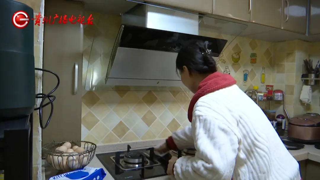 恶心坏了！贵阳一女子家中被扔进一颗“炸弹”<strong></p>
<p>虚拟币群</strong>，残羹剩饭炸开花