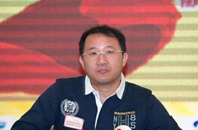 富商周旭辉<strong></p>
<p>虚拟币群</strong>，44岁娶小12岁女星童蕾，获刑3年后，妻女过得如何？