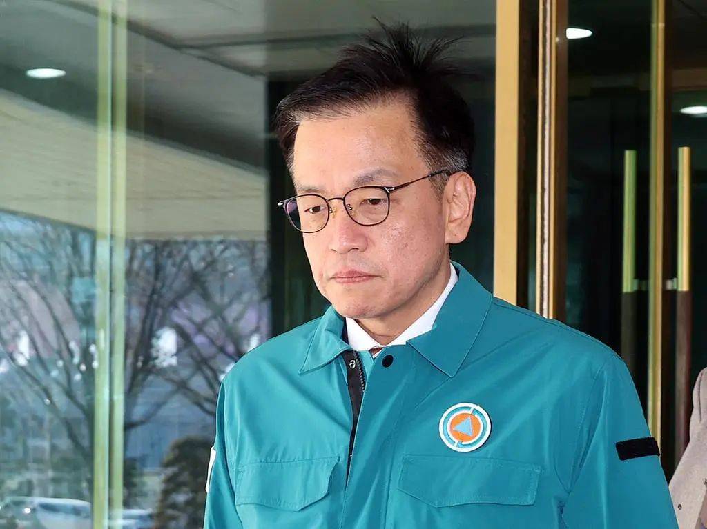 最新消息：黑匣子部分受损！179人遇难<strong></p>
<p>香港虚拟币</strong>，有人一家9口都在机上，济州航空CEO鞠躬道歉！航司：事发前已投保10亿美元责任保险赔偿