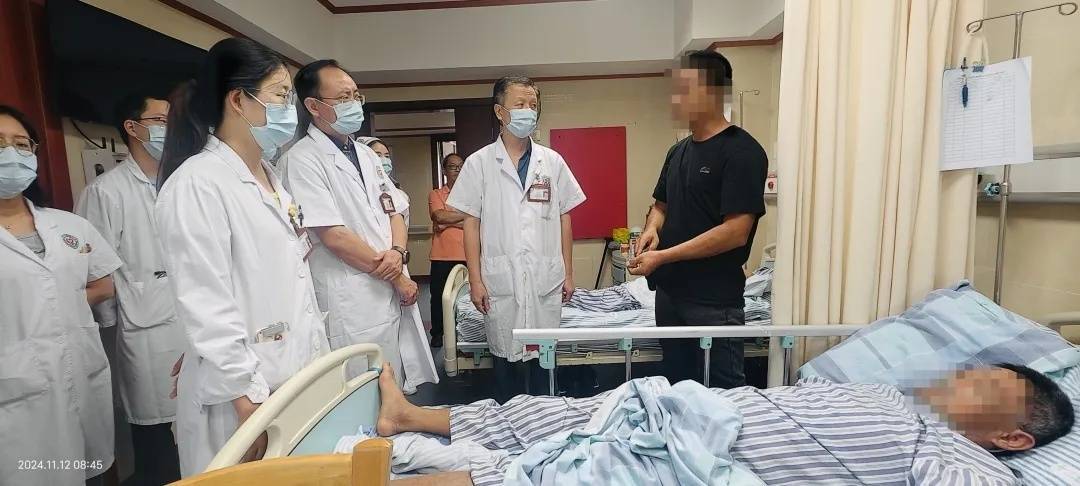 广州一“老酒鬼”路边捡到宝<strong></p>
<p>edr虚拟币</strong>，笑着笑着倒下了……