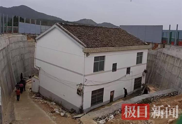 “没料到政府宁可多花钱让公路改道”<strong></p>
<p>虚拟币sc</strong>，江西“最强钉子户”独守孤房