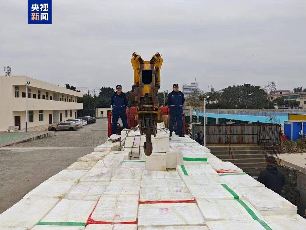 共计4.13吨<strong></p>
<p>虚拟币sc</strong>！广西北海海警查获一起涉嫌走私水果案