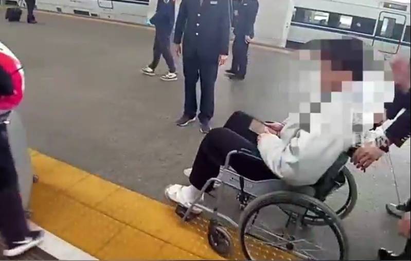 “救命<strong></p>
<p>熊猫币虚拟币</strong>，我不想死”！厦门北站，D131次列车突发！