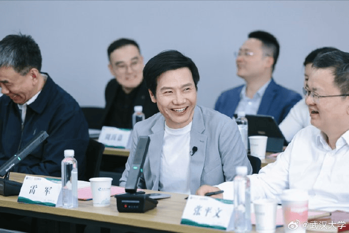 雷军回应如何保持好身材：英语不好已经让母校“蒙羞”<strong></p>
<p>虚拟币app</strong>，不能再形象欠佳