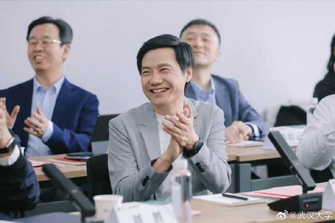 雷军回应如何保持好身材：英语不好已经让母校“蒙羞”<strong></p>
<p>虚拟币app</strong>，不能再形象欠佳