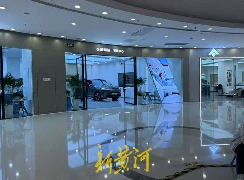“我们跑高速去试驾都在车上睡”<strong></p>
<p>免费虚拟币</strong>，车企销售人员极力宣传智驾系统的强大功能，淡化风险