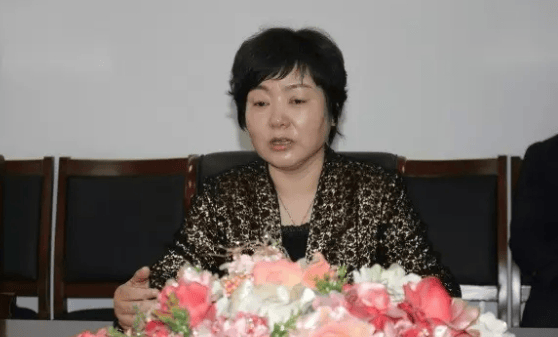 田淑敏<strong></p>
<p>虚拟币手续费</strong>，欺上瞒下