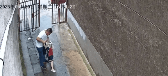 女童放学被陌生男子拖进小巷<strong></p>
<p>2017虚拟币排行</strong>，湖南警方通报：刘某某（男，38岁）被拘留，将追究刑事责任