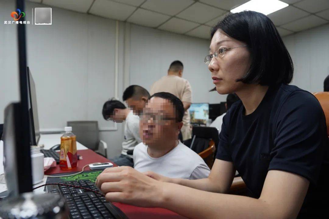 雷霆出击<strong></p>
<p>虚拟币eos</strong>！武汉警方一举抓获32名“白富美”