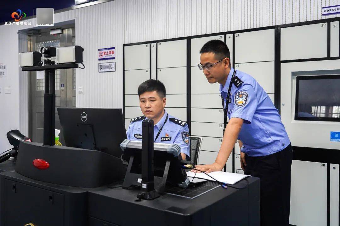 雷霆出击<strong></p>
<p>虚拟币eos</strong>！武汉警方一举抓获32名“白富美”