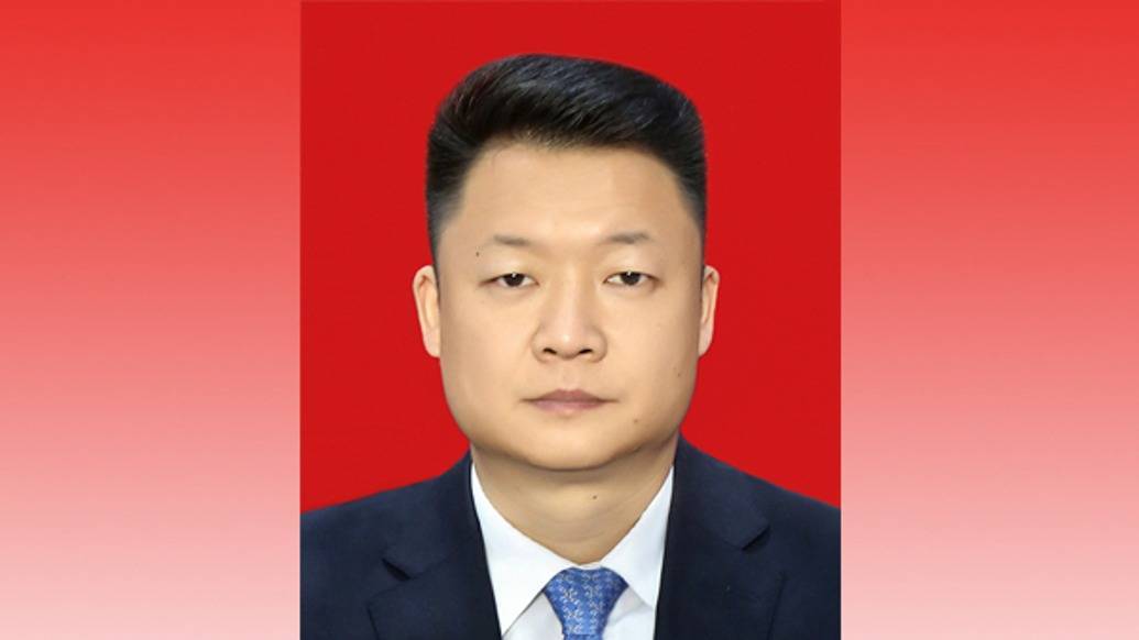 出生于1984年<strong></p>
<p>虚拟币eos</strong>，彭韬出任湖南娄底新化县委书记