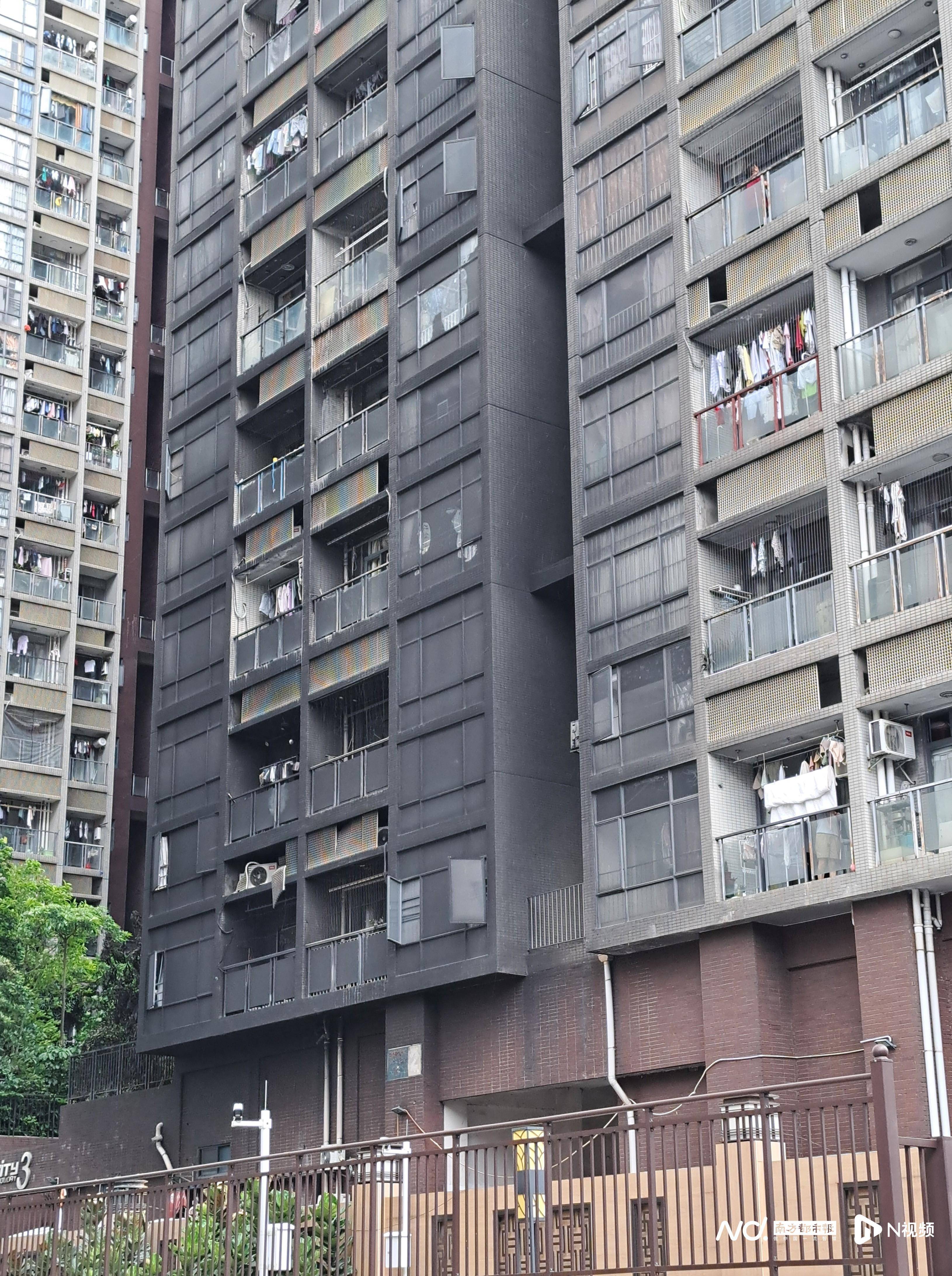 东莞一小区逾百辆电动自行车烧毁<strong></p>
<p>q币虚拟卡</strong>！住户睡梦中被叫醒撤离逃生