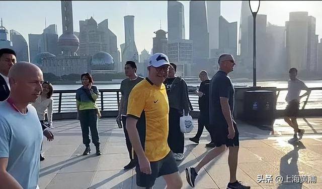 澳大利亚总理抵沪再次漫步外滩<strong></p>
<p>虚拟币收录</strong>，旁边还有上海球迷“老熟人”，你偶遇了吗？