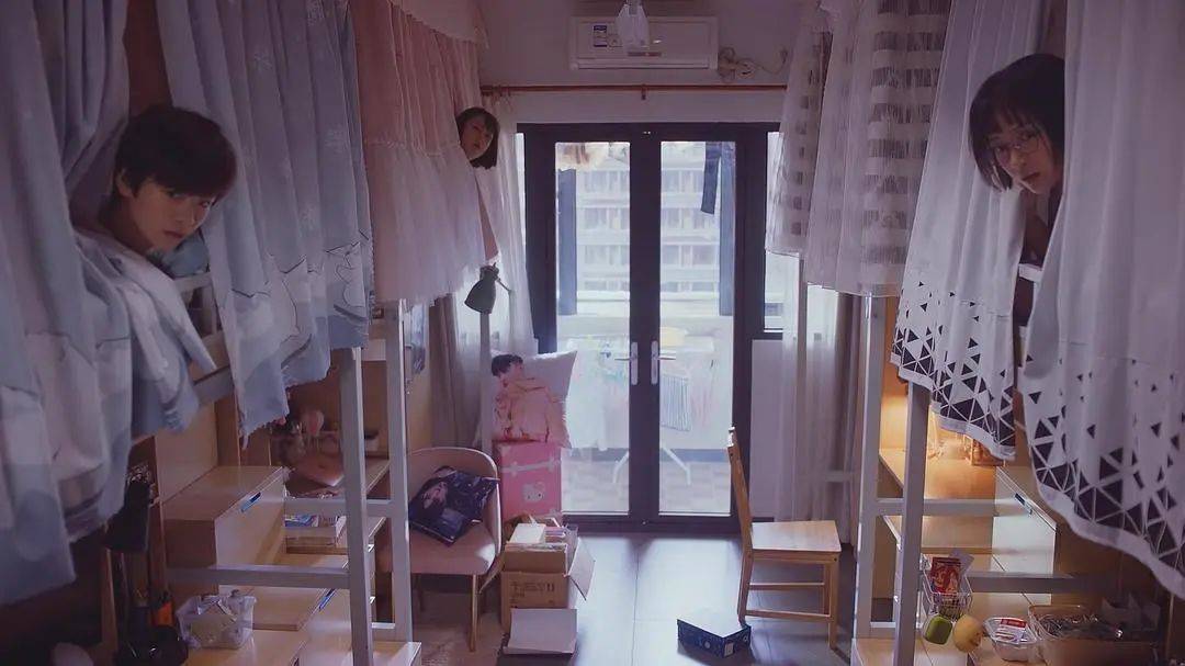 “在走廊偶遇都会尴尬”<strong></p>
<p>虚拟币设计</strong>，00后大学舍友咋成了最熟悉的陌生人