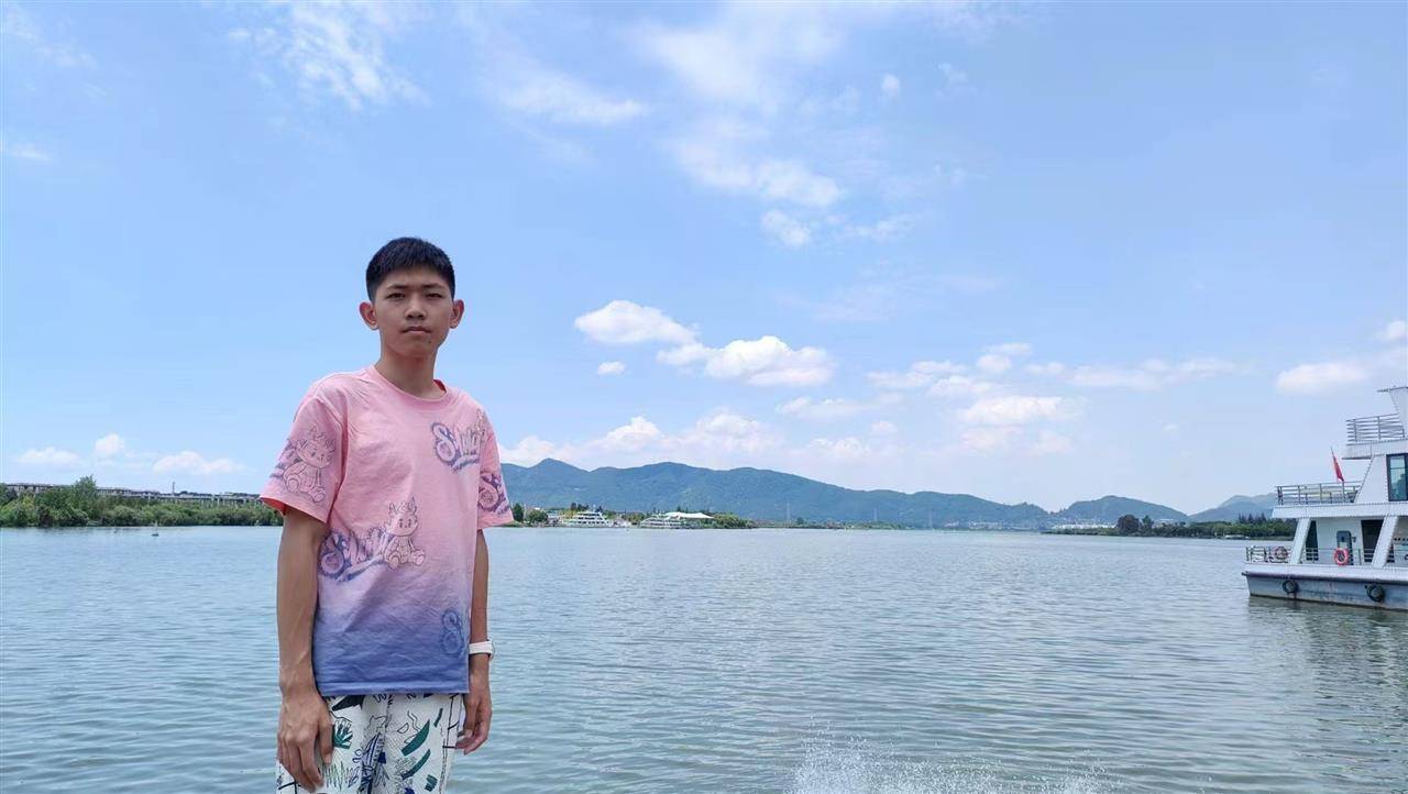 安徽一名18岁高中生坐飞机到西双版纳后失联<strong></p>
<p>虚拟币设计</strong>，景洪公安：目前没有进一步的消息