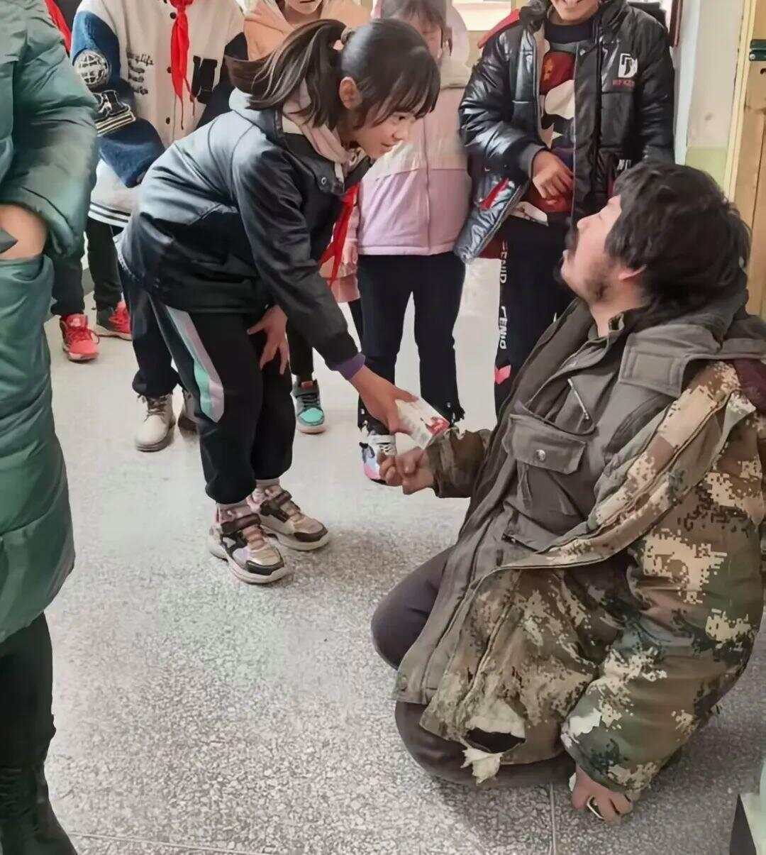 遗憾！受拾荒者资助感动全网女孩意外去世<strong></p>
<p>虚拟币数量</strong>，此前两人相见泪流满面感动全网
