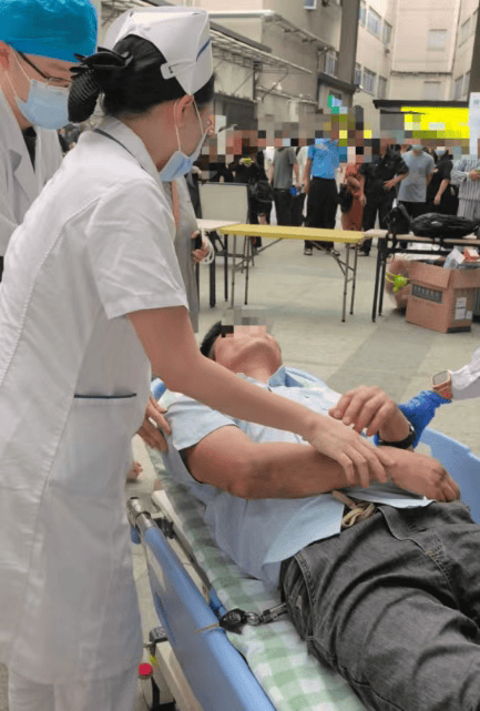 东莞一男子陪同家人就诊时突然倒地<strong></p>
<p>主流虚拟币</strong>，护士“火眼金睛”抢回生机
