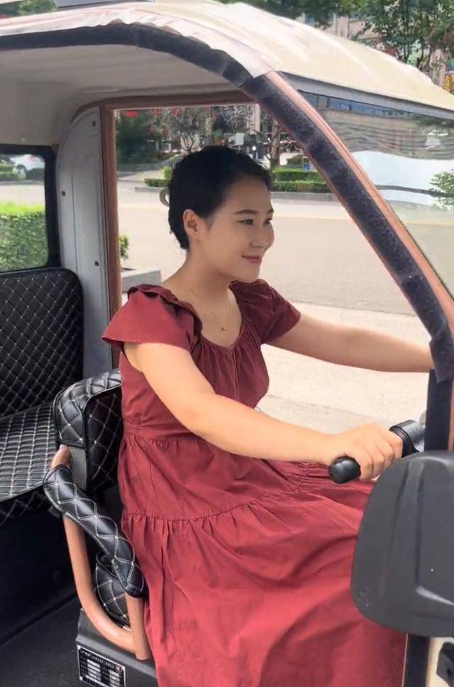 河南95后高校女辅导员“没苦硬吃”：暑假自驾1000公里家访<strong></p>
<p>虚拟币广告</strong>，从电三轮到汽车，已坚持两年