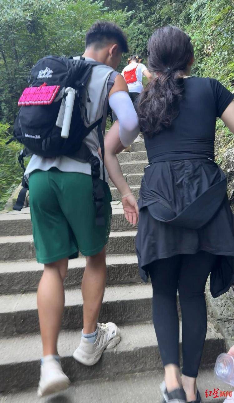 揭秘峨眉山陪爬团队：已陪爬千名游客九成为女性<strong></p>
<p>虚拟币广告</strong>，不会主动拉背扛抱，主要保障安全