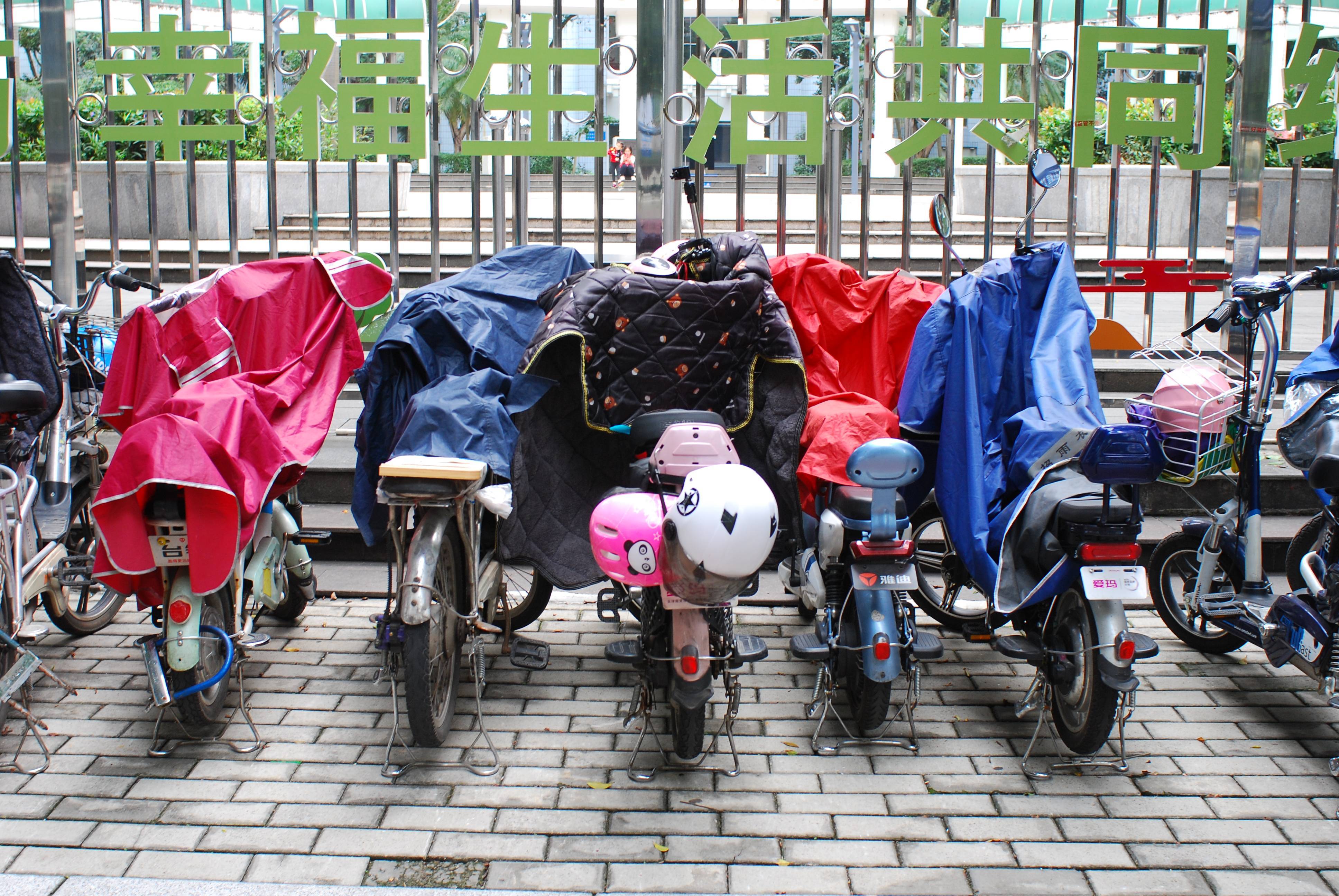 电动自行车新国标今起强制实施<strong></p>
<p>虚拟币机器人</strong>，超25km/h直接断电！