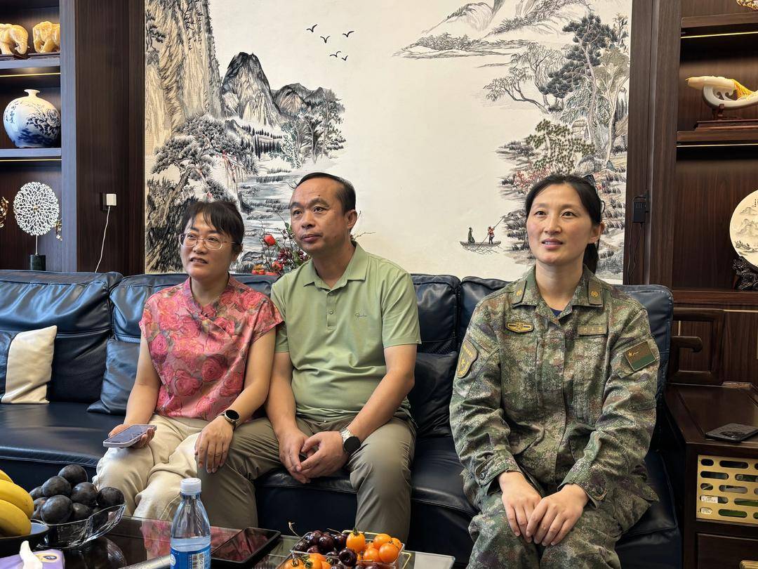 抗战胜利80周年大阅兵民兵方阵<strong></p>
<p>如何购买虚拟币</strong>，有两名女生来自无锡地区
