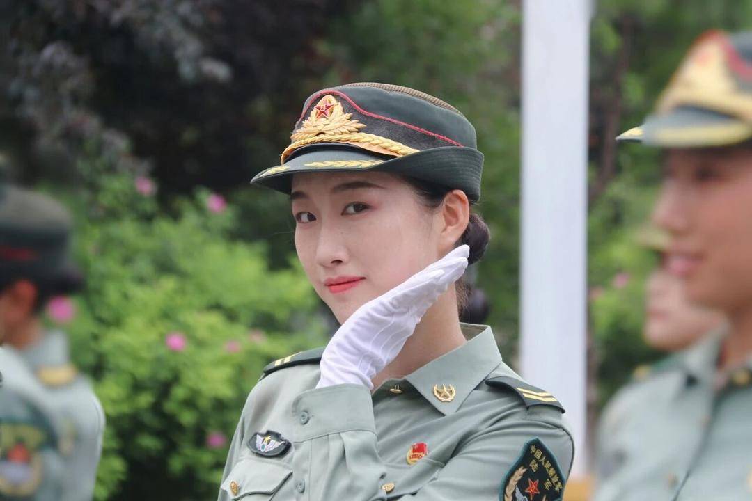 英姿飒爽！四川高校大四女生<strong></p>
<p>彩币虚拟币</strong>，亮相九三阅兵方队