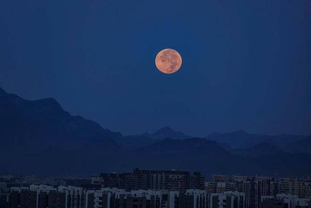 刷屏朋友圈<strong></p>
<p>虚拟币计算器</strong>！“红月亮”高清大图来了