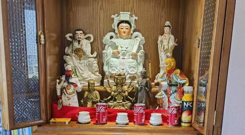 男子自称“玉皇大帝”<strong></p>
<p>虚拟币咨询</strong>，奸淫妇女10人，敛财超500万元