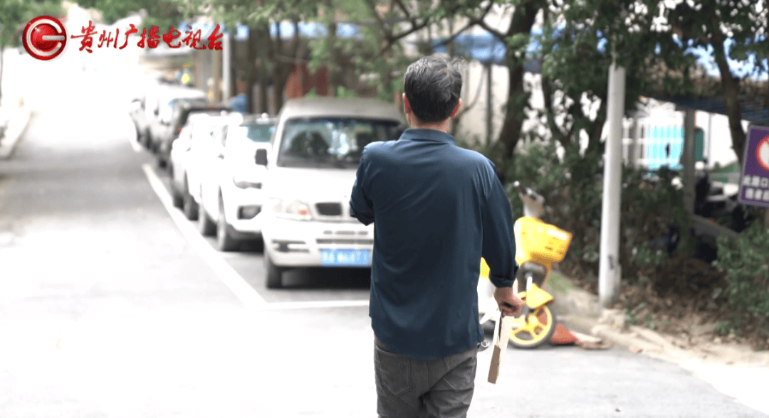 心酸！12岁男孩“独居”贵阳一安置房内<strong></p>
<p>虚拟币接口</strong>，父亲回应：迫于无奈，因为……