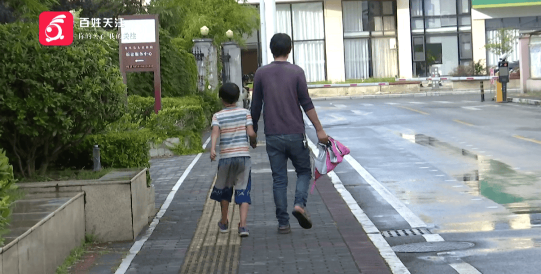 心酸！12岁男孩“独居”贵阳一安置房内<strong></p>
<p>虚拟币接口</strong>，父亲回应：迫于无奈，因为……