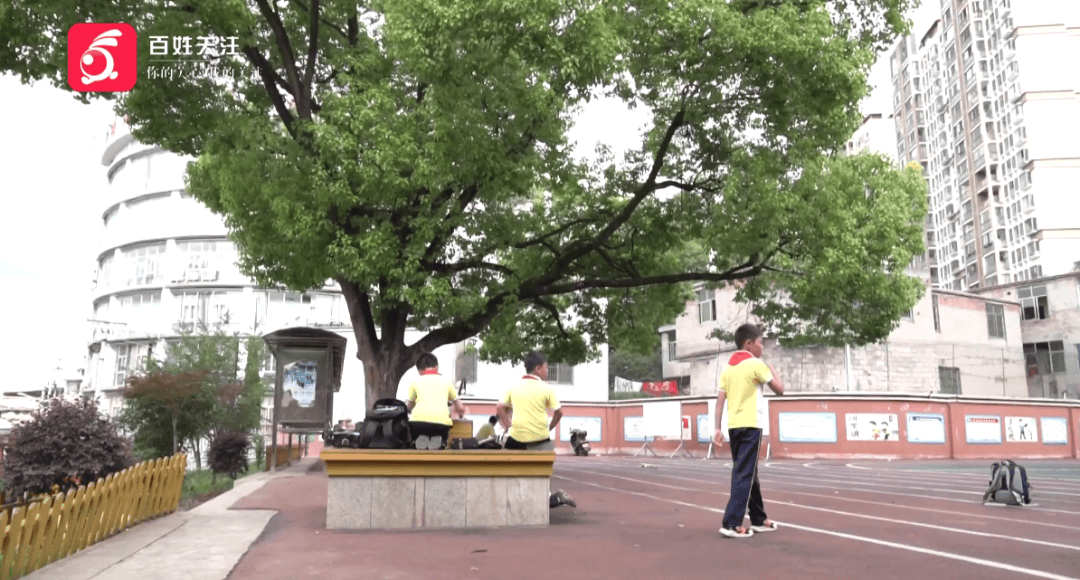 心酸！12岁男孩“独居”贵阳一安置房内<strong></p>
<p>虚拟币接口</strong>，父亲回应：迫于无奈，因为……