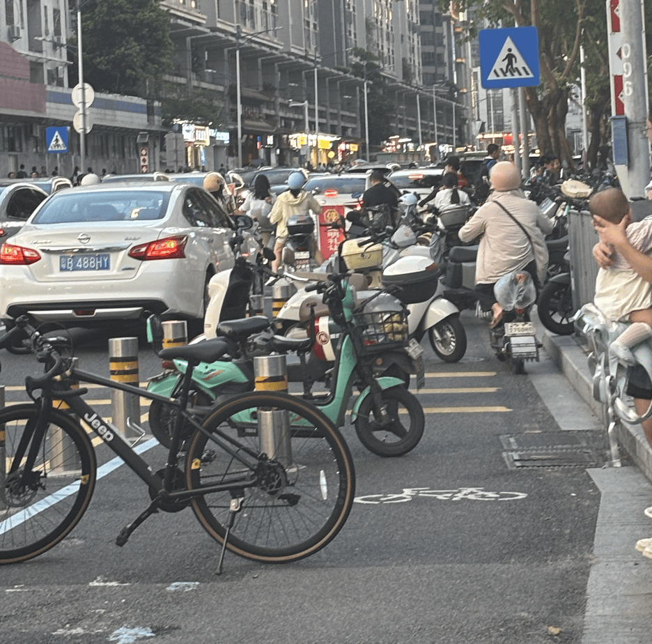 深圳一医院门口被指“举步维艰”<strong></p>
<p>买卖虚拟币</strong>！整治后记者实探:仍很堵