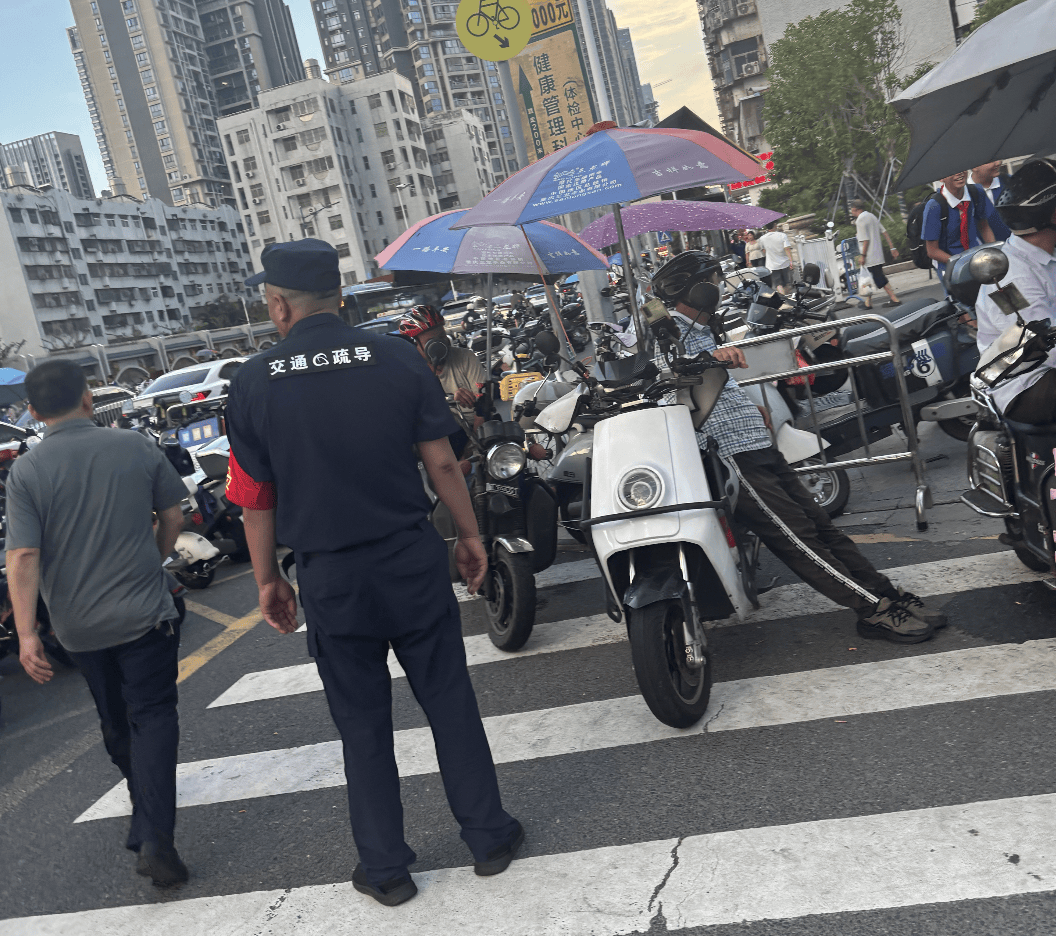 深圳一医院门口被指“举步维艰”<strong></p>
<p>买卖虚拟币</strong>！整治后记者实探:仍很堵