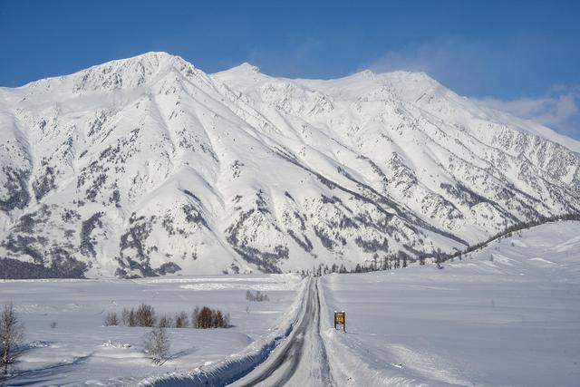 新疆喀纳斯景区遭遇降温降雪<strong></p>
<p>马来西亚虚拟币</strong>，道路仍处于管制状态