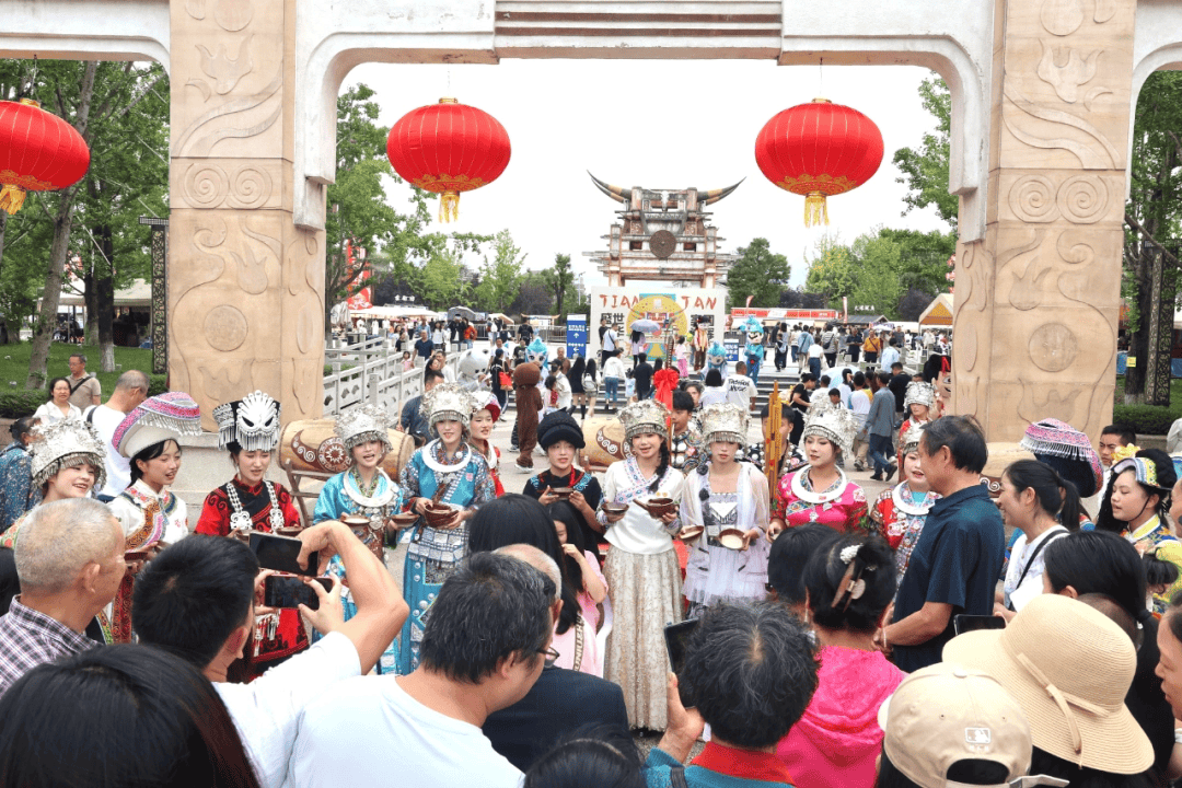 同比增长27%<strong></p>
<p>熵虚拟币</strong>！双节假期天河潭景区接待游客超21万人次