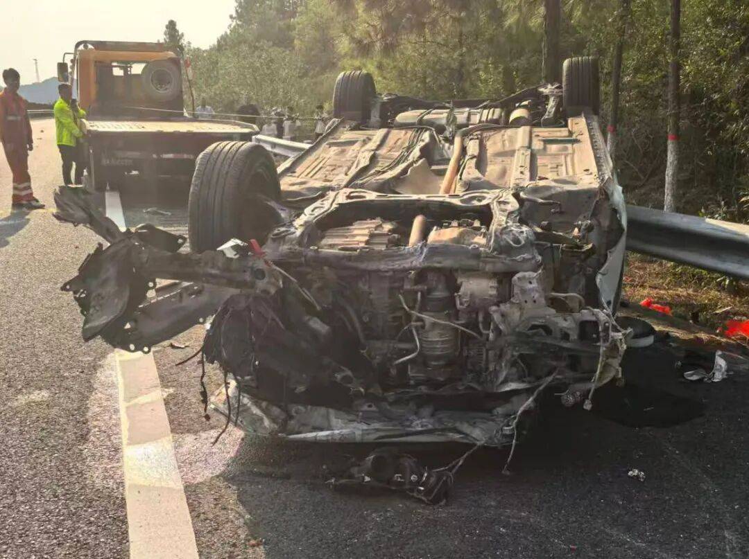 “我撒谎天打雷劈！”男子高速突然强行变道致翻车<strong></p>
<p>熵虚拟币</strong>，反诬赖对方