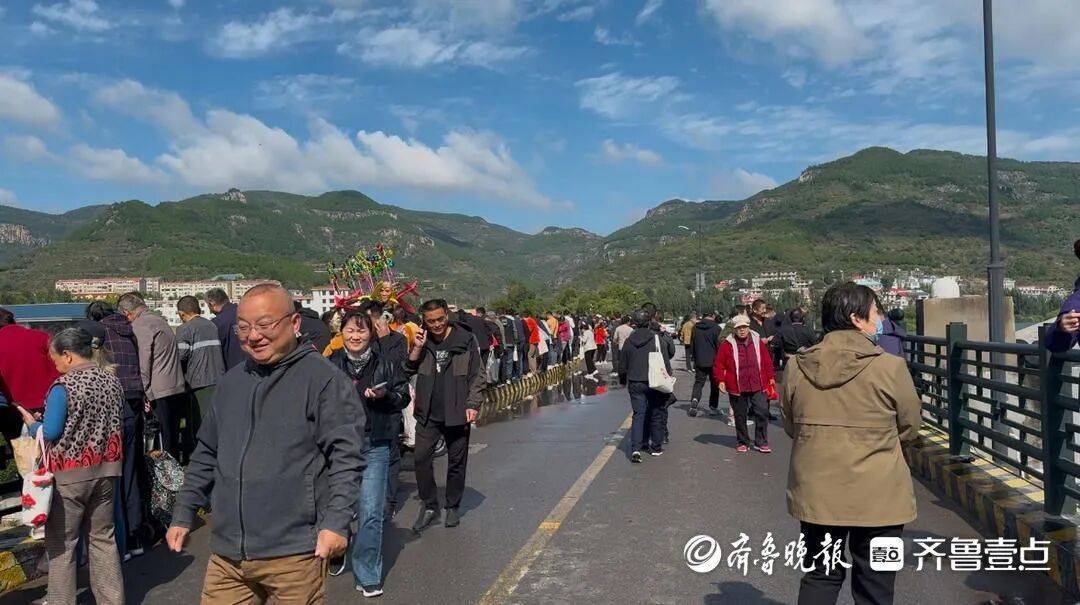 “鱼多得数不过来<strong></p>
<p>rep虚拟币</strong>，一网子下去能捞好几条”济南锦绣川水库开闸放水，大量鲢鱼被冲出，工作人员：禁止捕捞！