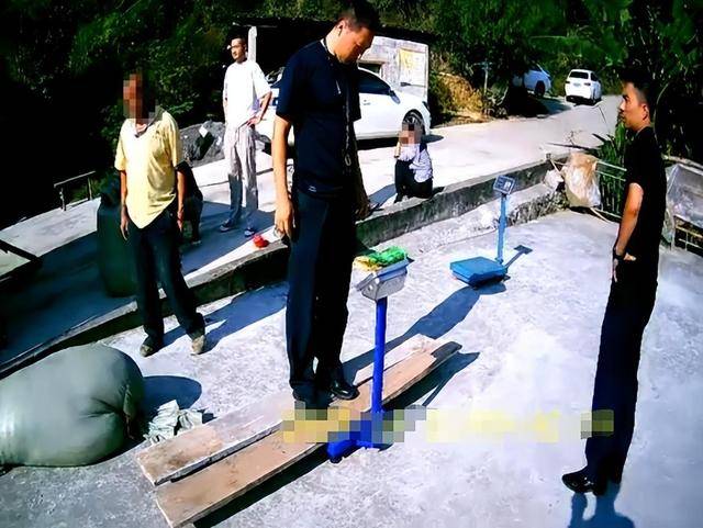 100斤玉米上秤秒变60斤?贵州一村民遭“鬼秤”骗粮!民警出手<strong></p>
<p>虚拟币怎么投资</strong>,5人被拘