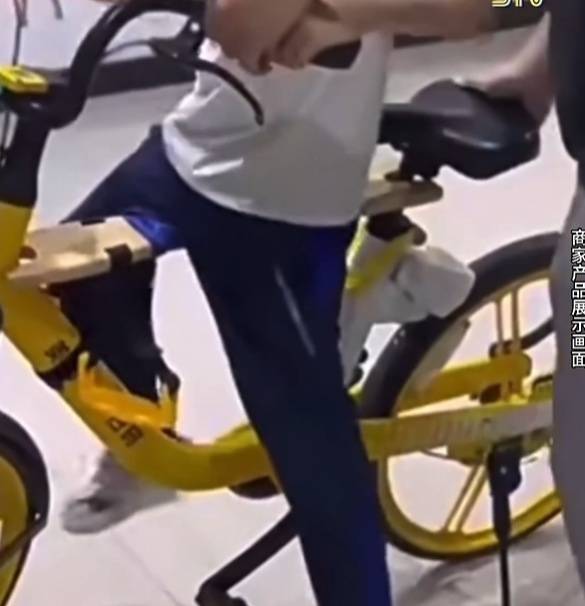 看着都疼<strong></p>
<p>虚拟币怎么投资</strong>!上海街头一男子突然求助:10岁女儿被死死卡住!这个行为太危险→